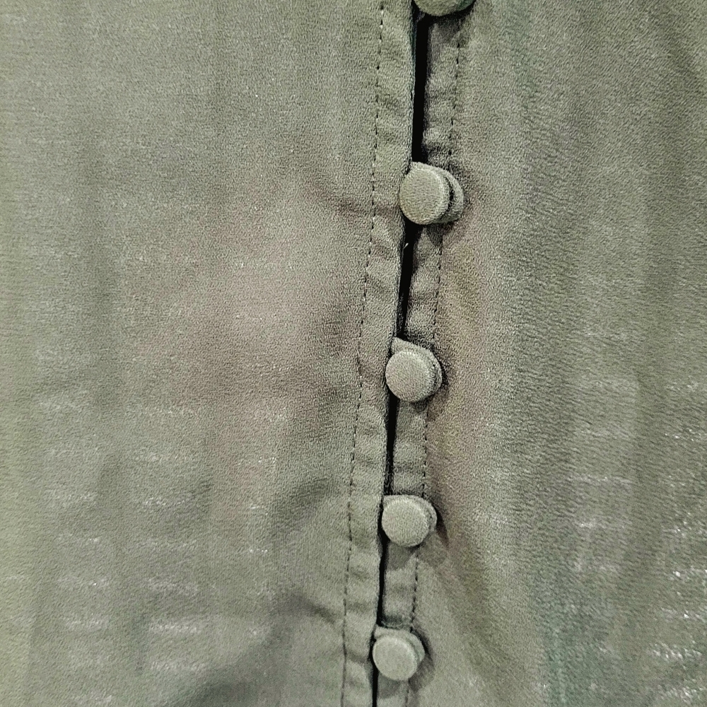 Worthington "beautifull blouse" Small sage/olive. PERFECT & FLAWLESS condition!